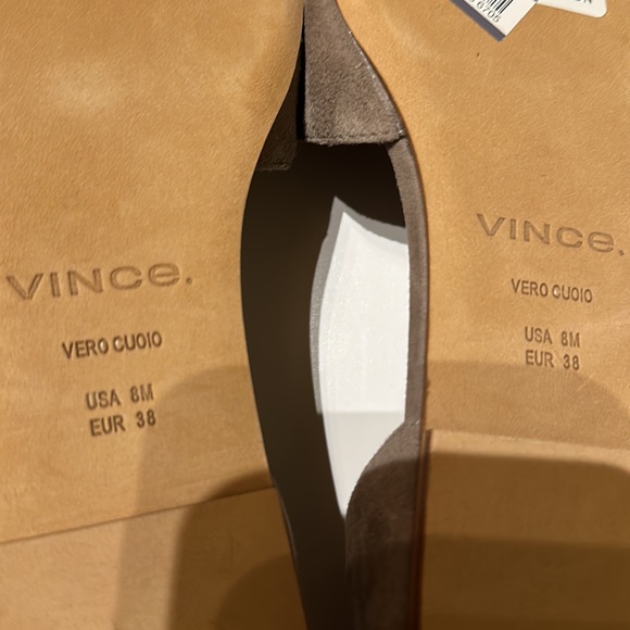 NWT Vince Cyder Flat, Light Woodsmoke Suede, Size:8 - Picture 6 of 7